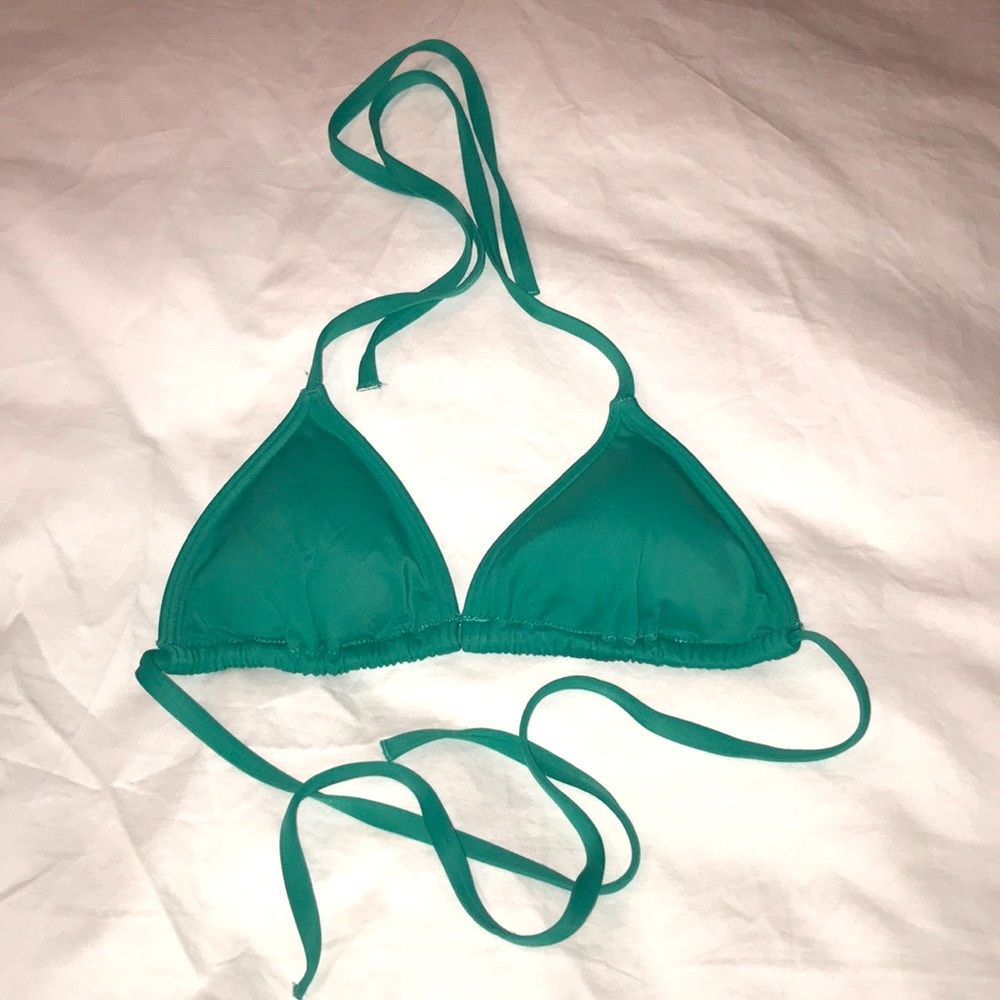 $6/3 items Victoria’s Secret bikini top***